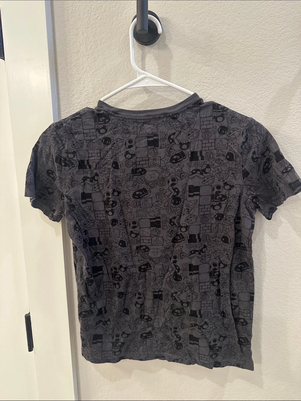 VGUC Old Navy Brand Kids Super Mario Tee - Gray with Red & Blue Size 10 12 L